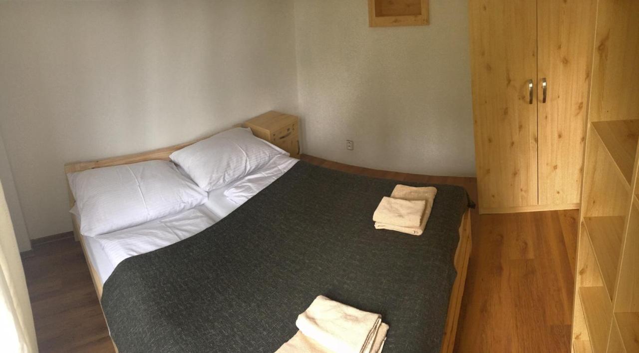 Apartman Zara Velky Slavkov Exterior foto