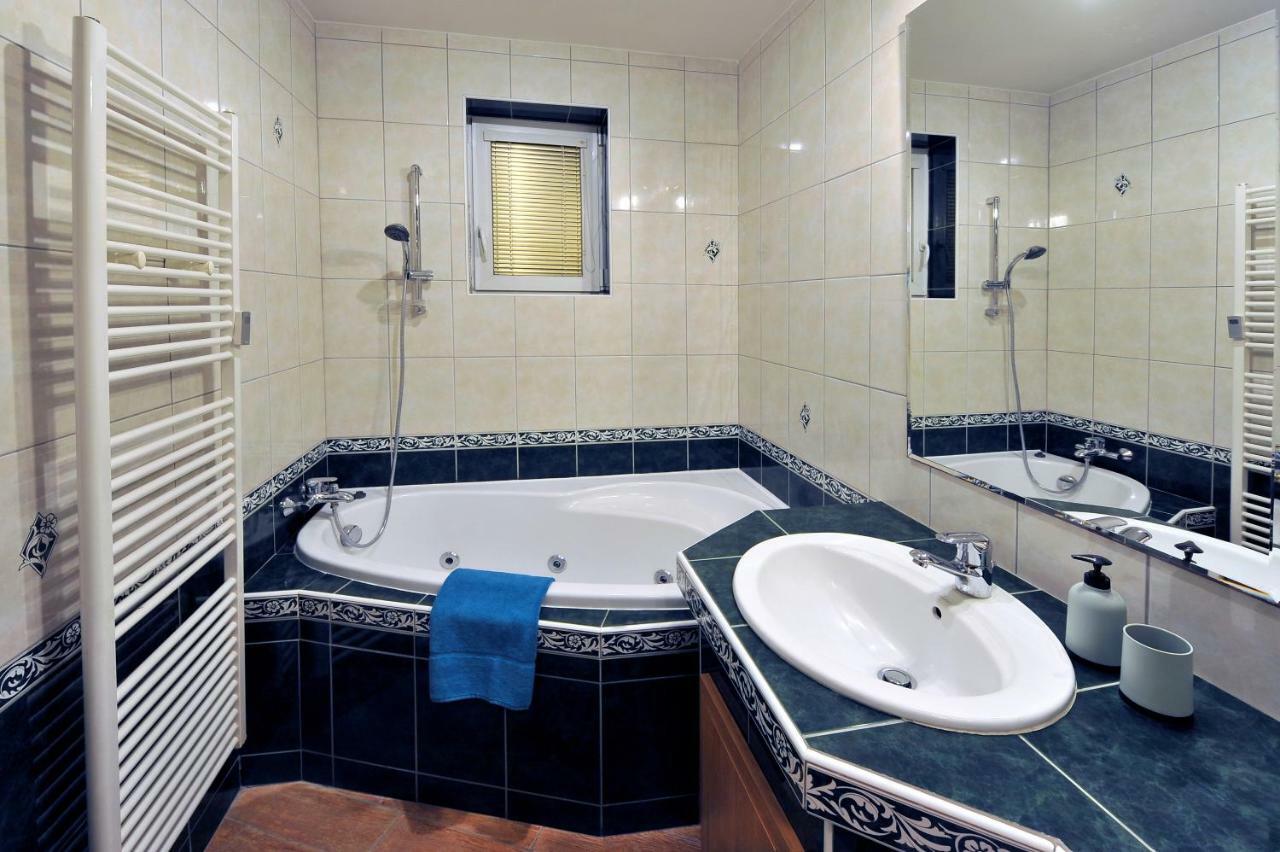 Apartman Zara Velky Slavkov Exterior foto
