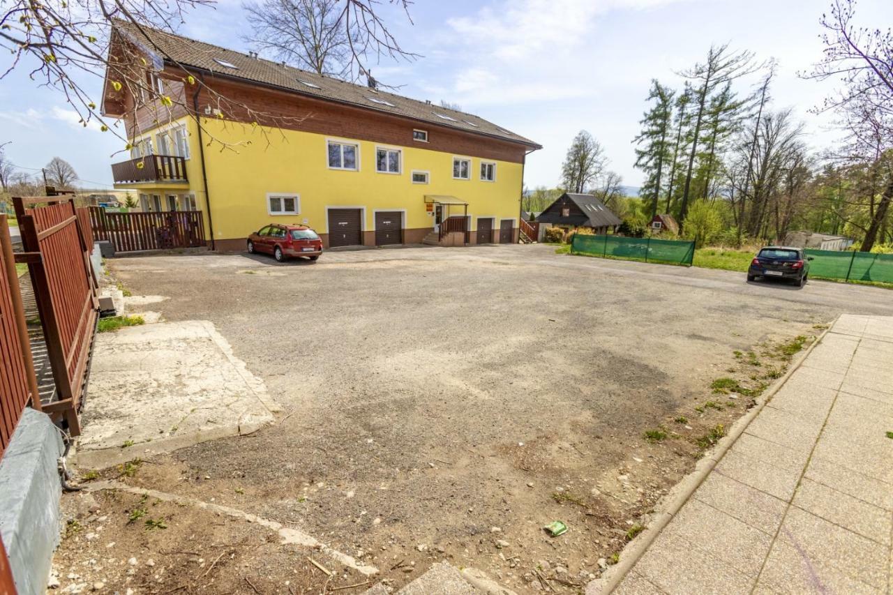 Apartman Zara Velky Slavkov Exterior foto